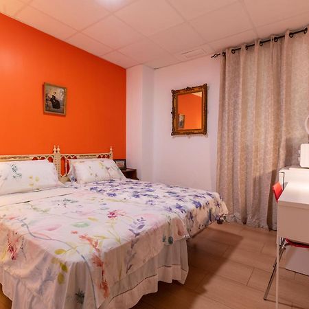 Mirador 2 Del Mercado Central - Habitacion Con Bano Privado En El Centro De La Ciudad Vella Valencia Kültér fotó