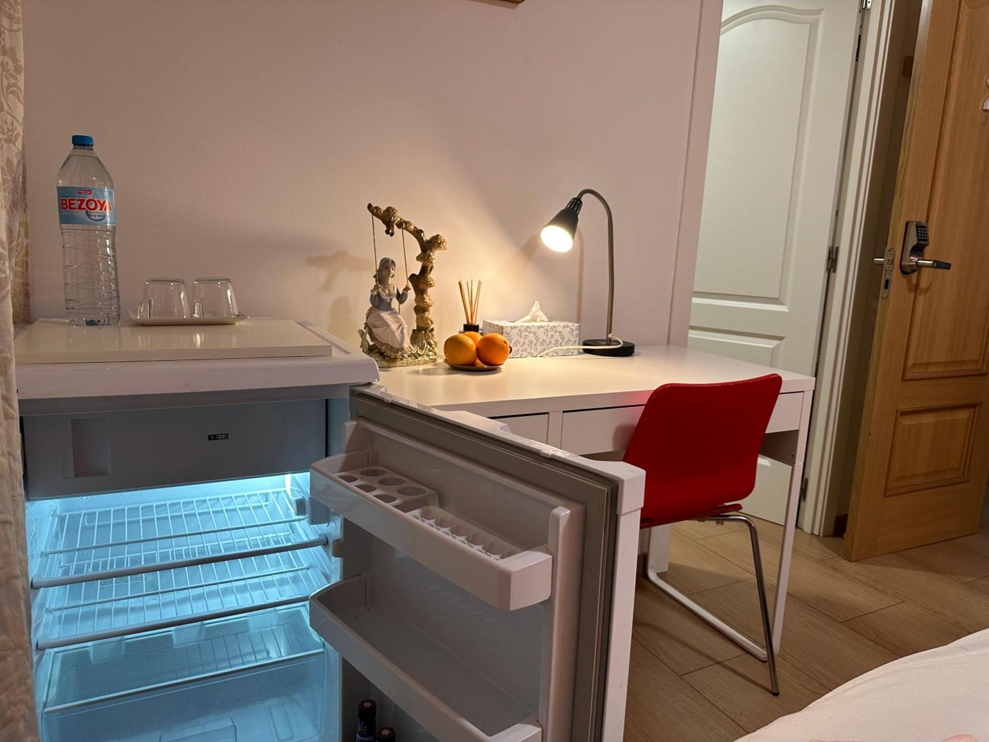 Mirador 2 Del Mercado Central - Habitacion Con Bano Privado En El Centro De La Ciudad Vella Valencia Kültér fotó