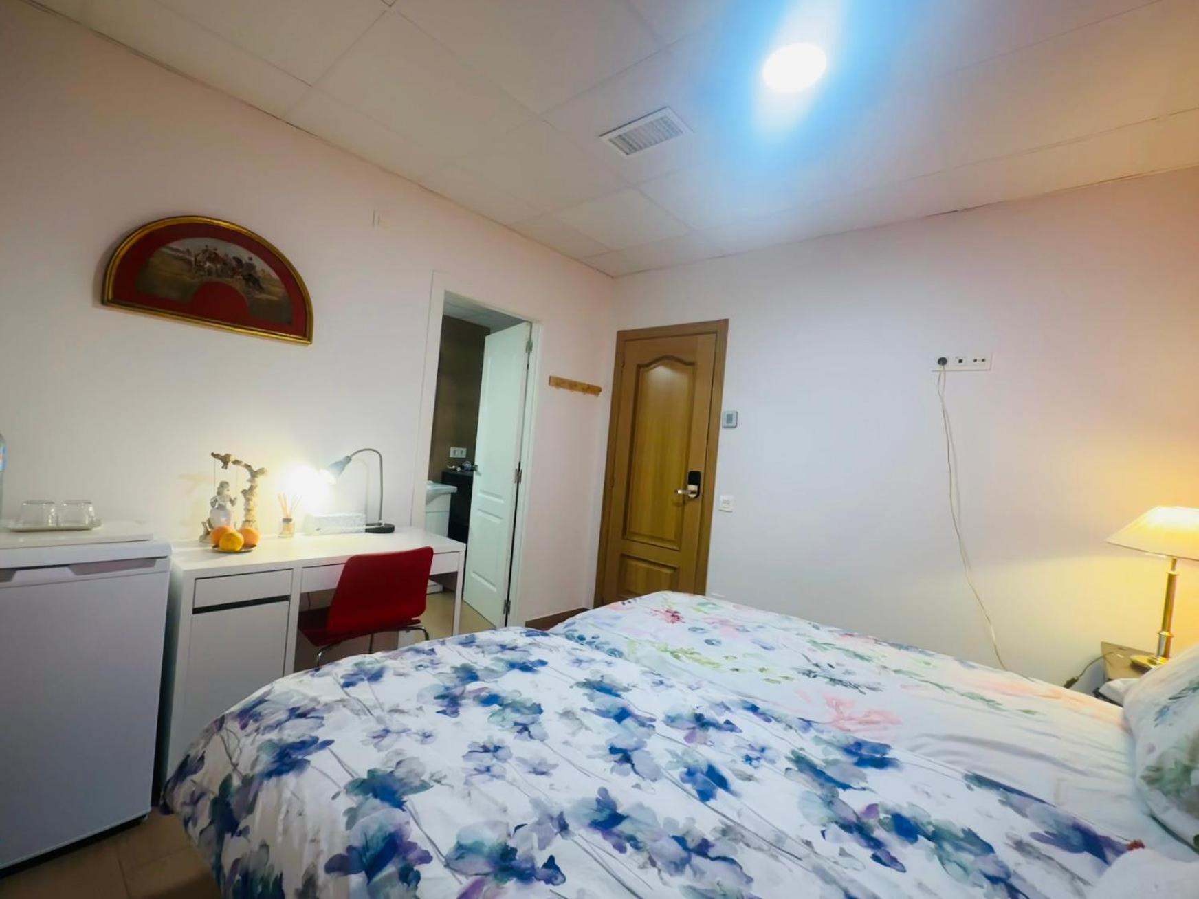 Mirador 2 Del Mercado Central - Habitacion Con Bano Privado En El Centro De La Ciudad Vella Valencia Kültér fotó