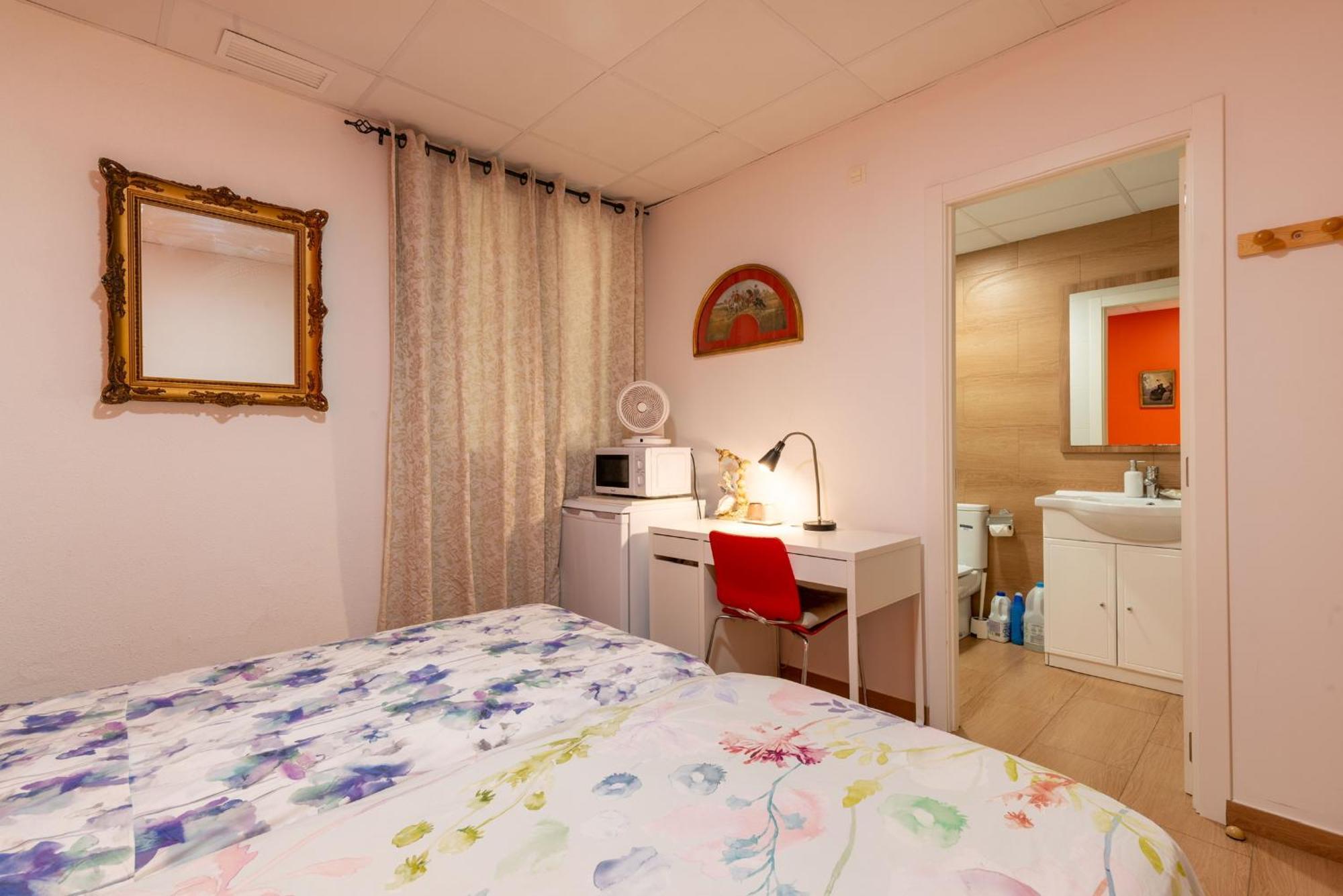 Mirador 2 Del Mercado Central - Habitacion Con Bano Privado En El Centro De La Ciudad Vella Valencia Kültér fotó